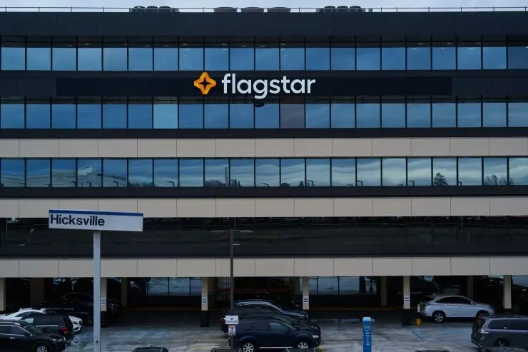 Flagstar’s losses shrink as bank looks toward profitability