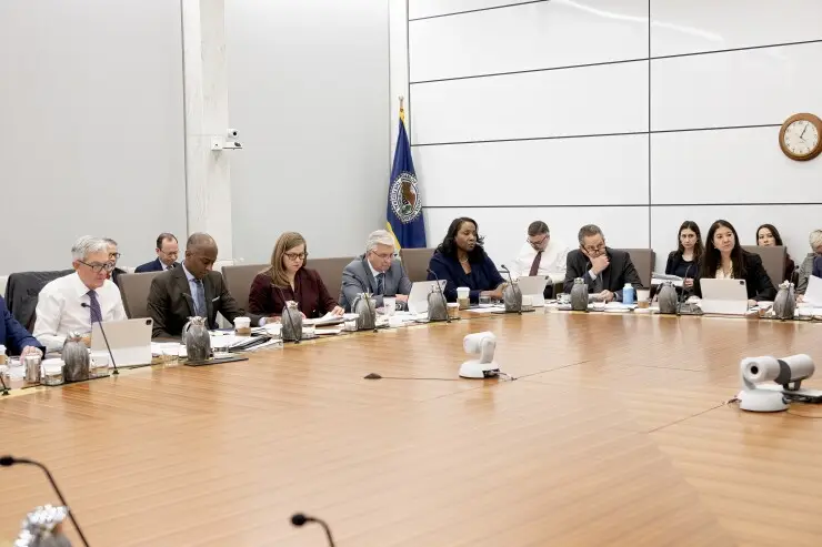 Fed minutes show focus shifting to employment