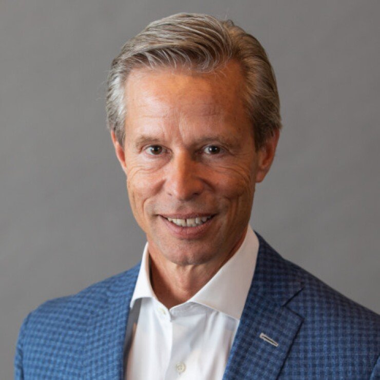 Kurt Pfotenhauer, mortgage and title industry leader, dies